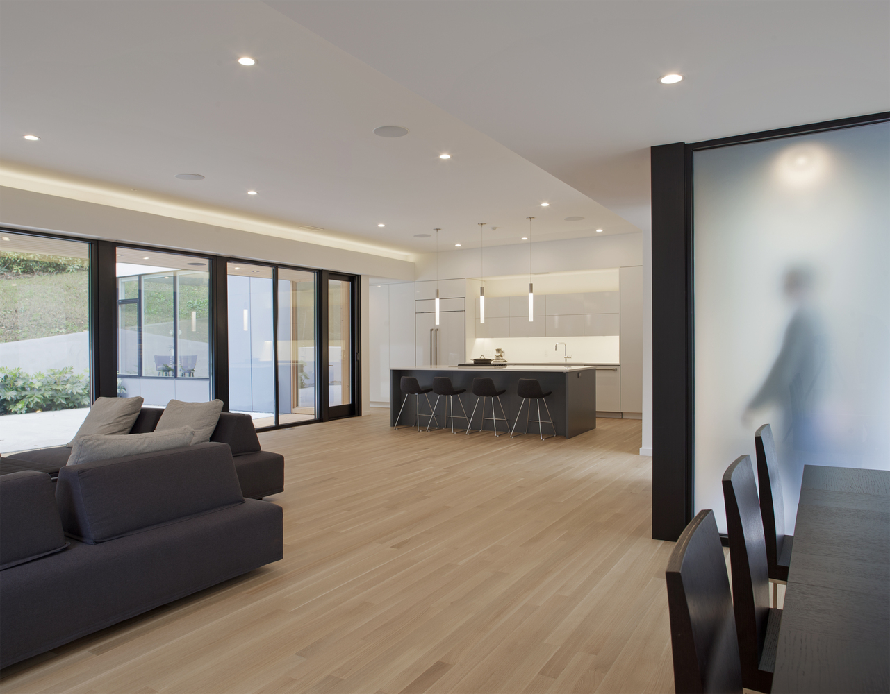 Medlin Residence | 受限场地上的紧凑“L”形住宅-35