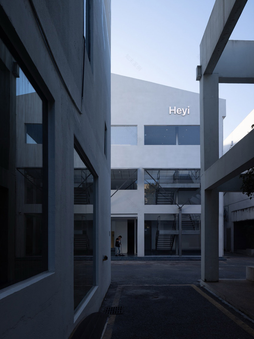 Heyi office 丨中国广州丨偏离空间设计-82