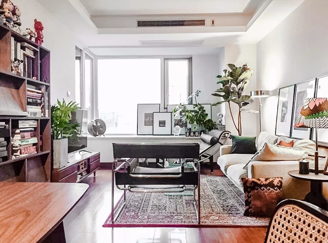 80㎡出租屋打造成“草食系”单身公寓-0