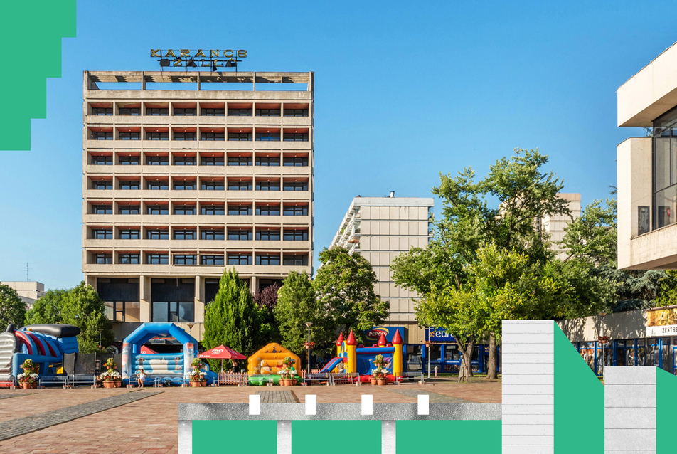 Salgótarján市中心主广场建筑群丨匈牙利-18