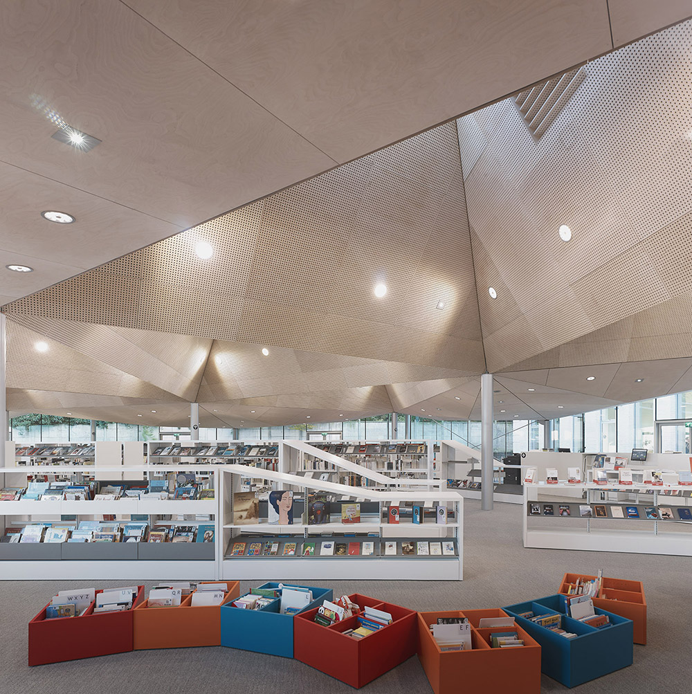 法国 La Madeleine 媒体图书馆,工业风与温暖环境的完美融合-22