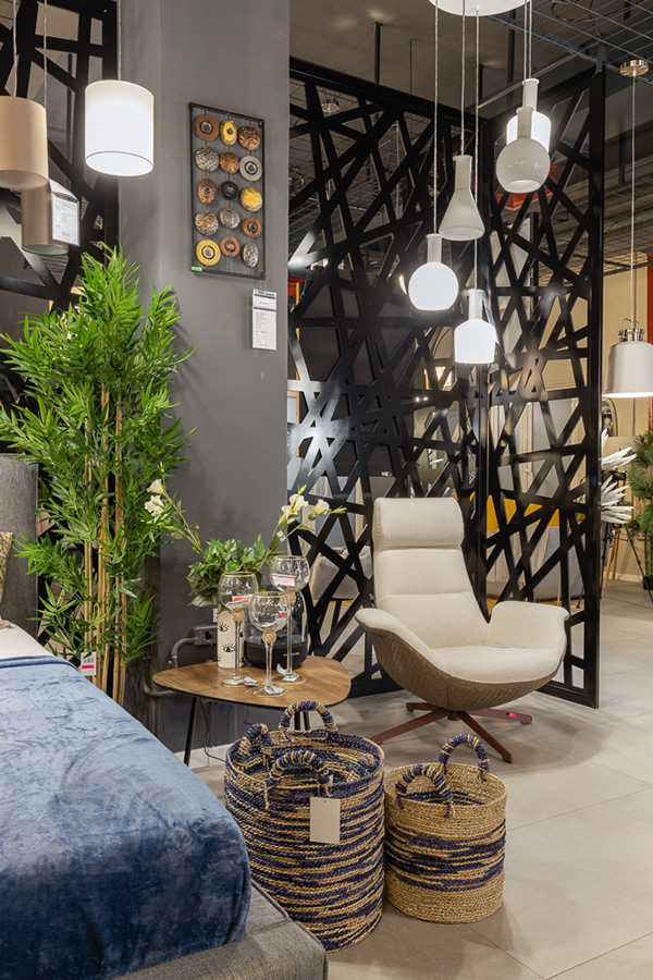 陈列室英菲尼迪丨罗马尼亚布加勒斯特丨PureMess Design-17