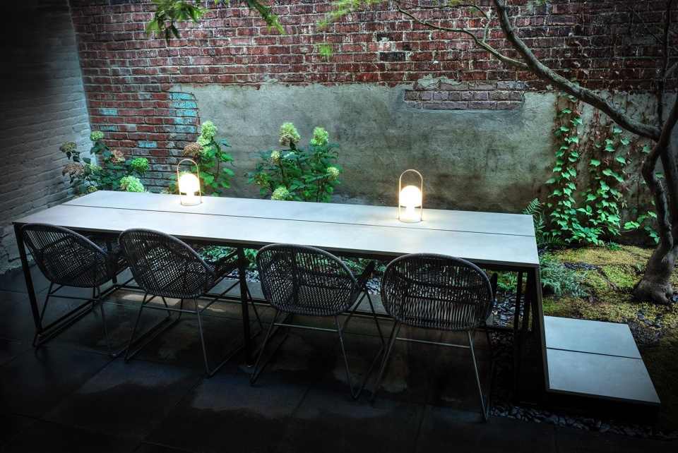 蒙特利尔独户住宅后院重建,MYTO 打造极简日式休闲空间-27