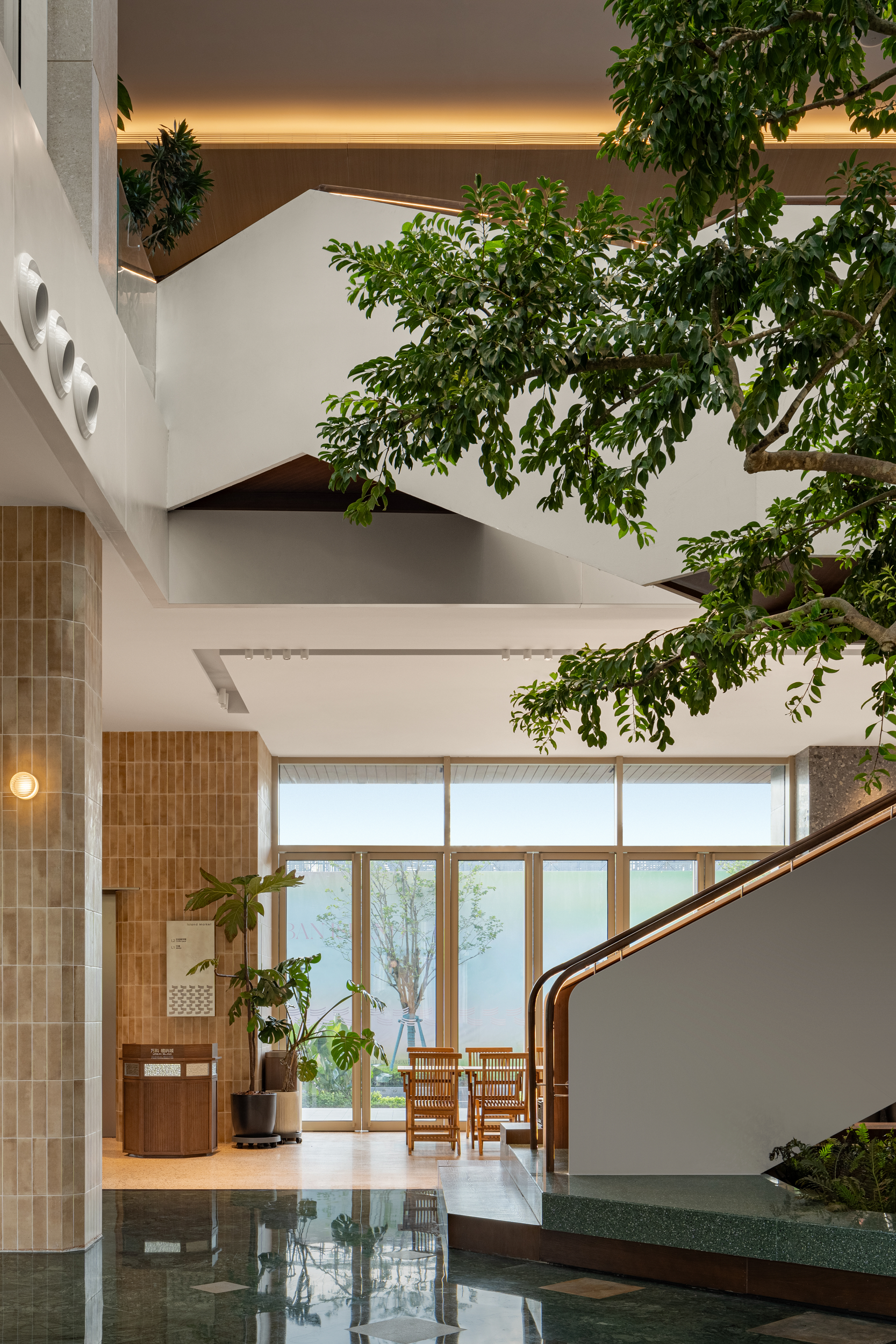 广州南站 · 檐下集丨中国广州丨超级平常空间设计-30