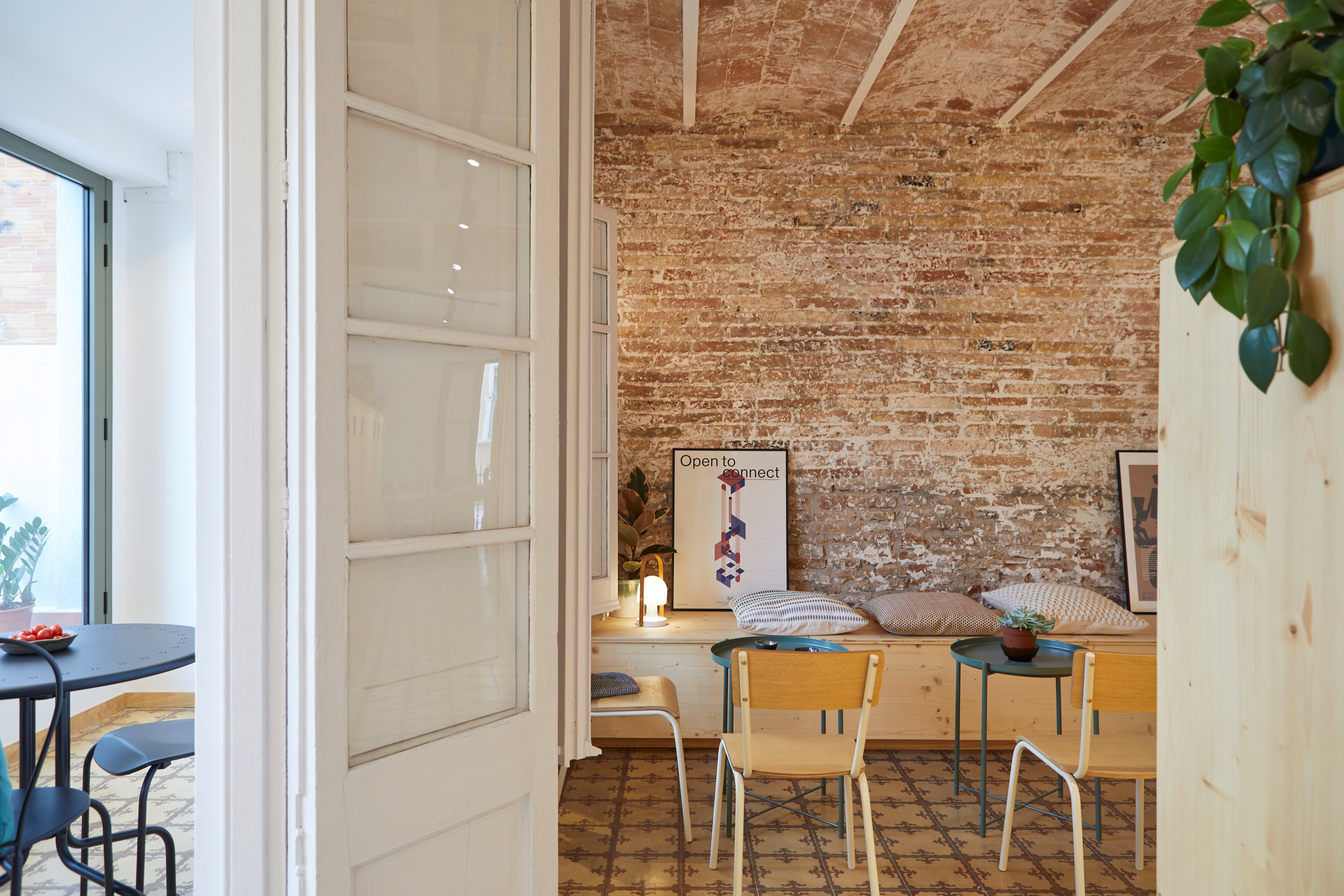 巴塞罗那共享公寓设计,打造青春活力空间-6