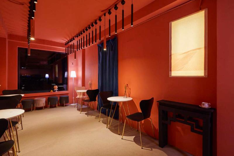 温馨 11 坪咖啡厅，照明与装饰打造别致氛围-4