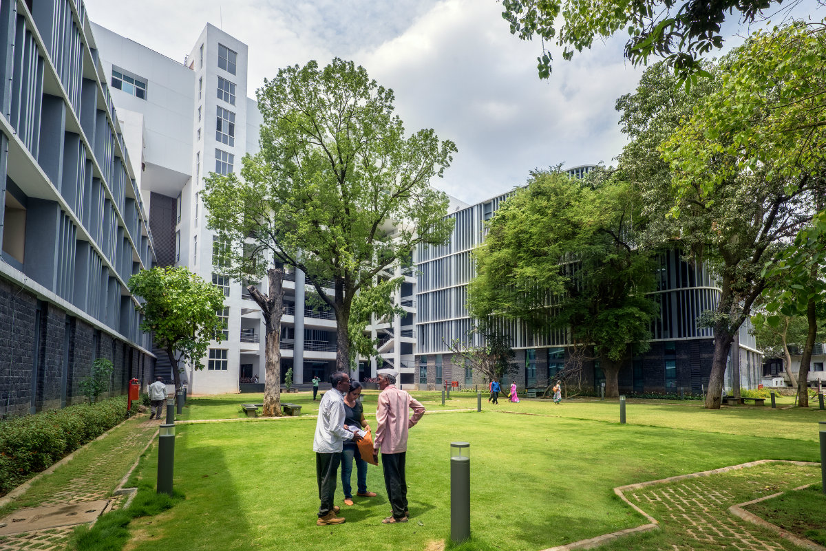 Collector 办公室，取代旧集群的新型办公  Sunil Patil And Associates-29