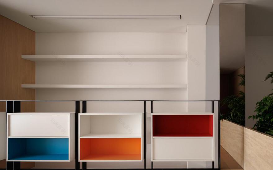 复式的破界与重构:木质骨骼与简白画幕-82