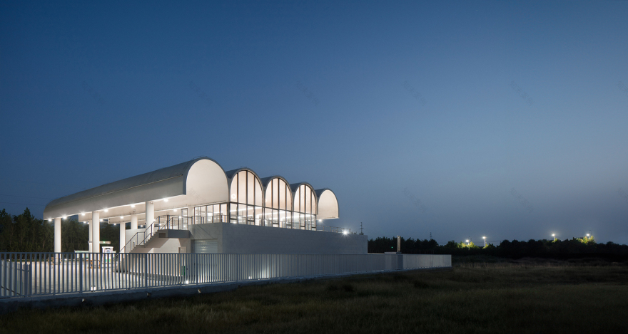 多元曲面屋顶的创新加油站设计丨中国东营-9