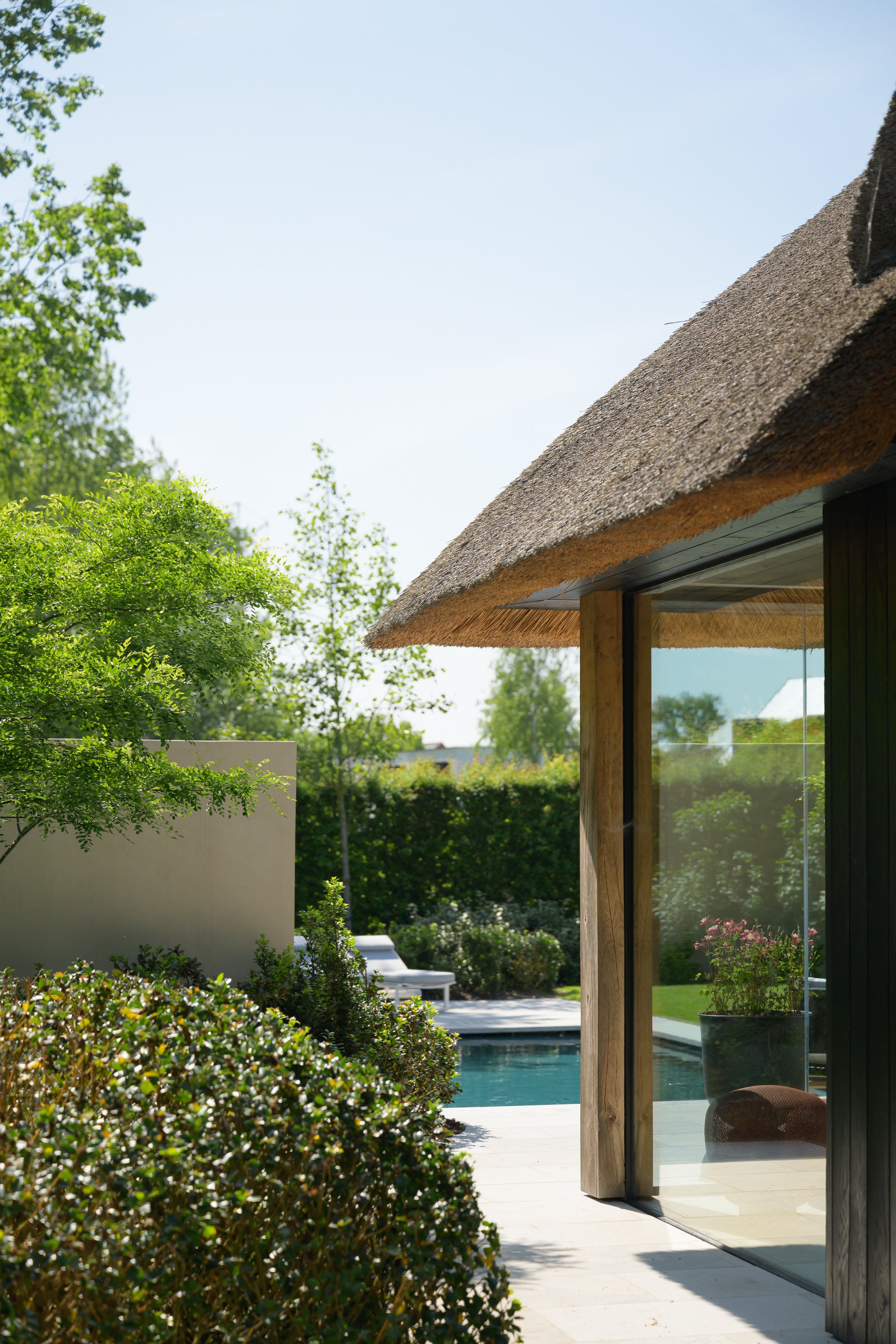 既有住宅带温室,泳池和淋浴墙的扩建项目丨Ai&M bvba-4