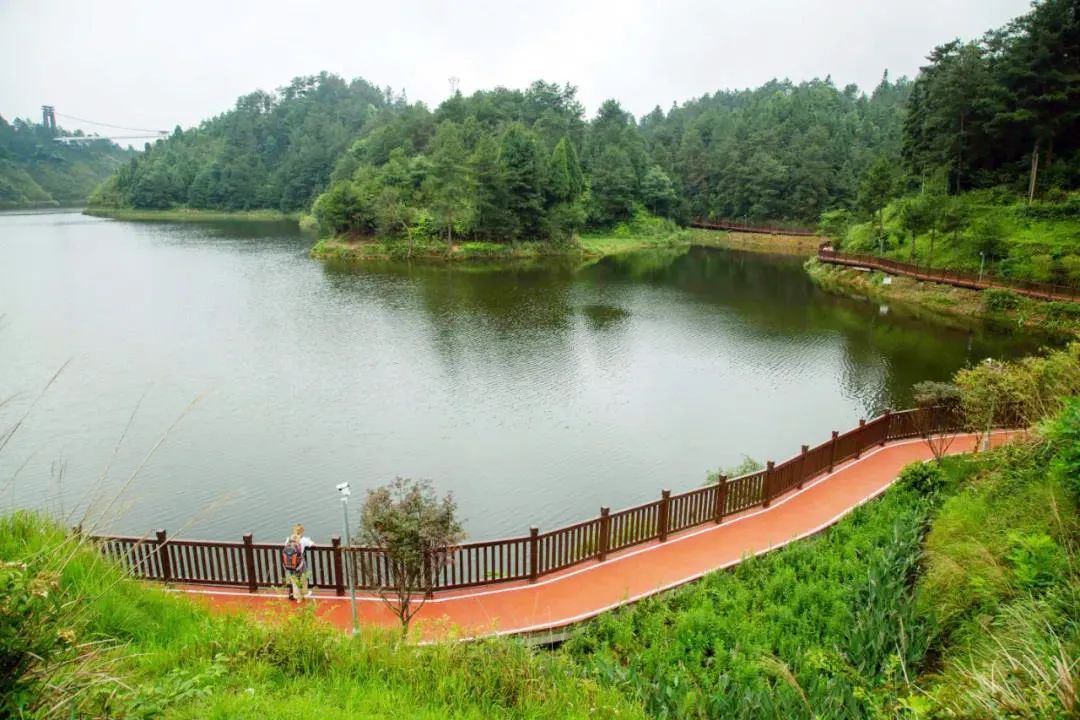 丹寨环湖步道 | 自然美景与设计的完美融合-15