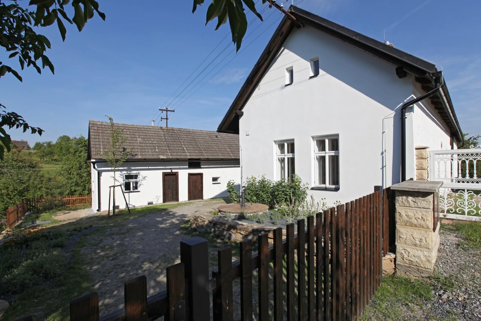 捷克Mladotice乡村老木屋改造项目-58