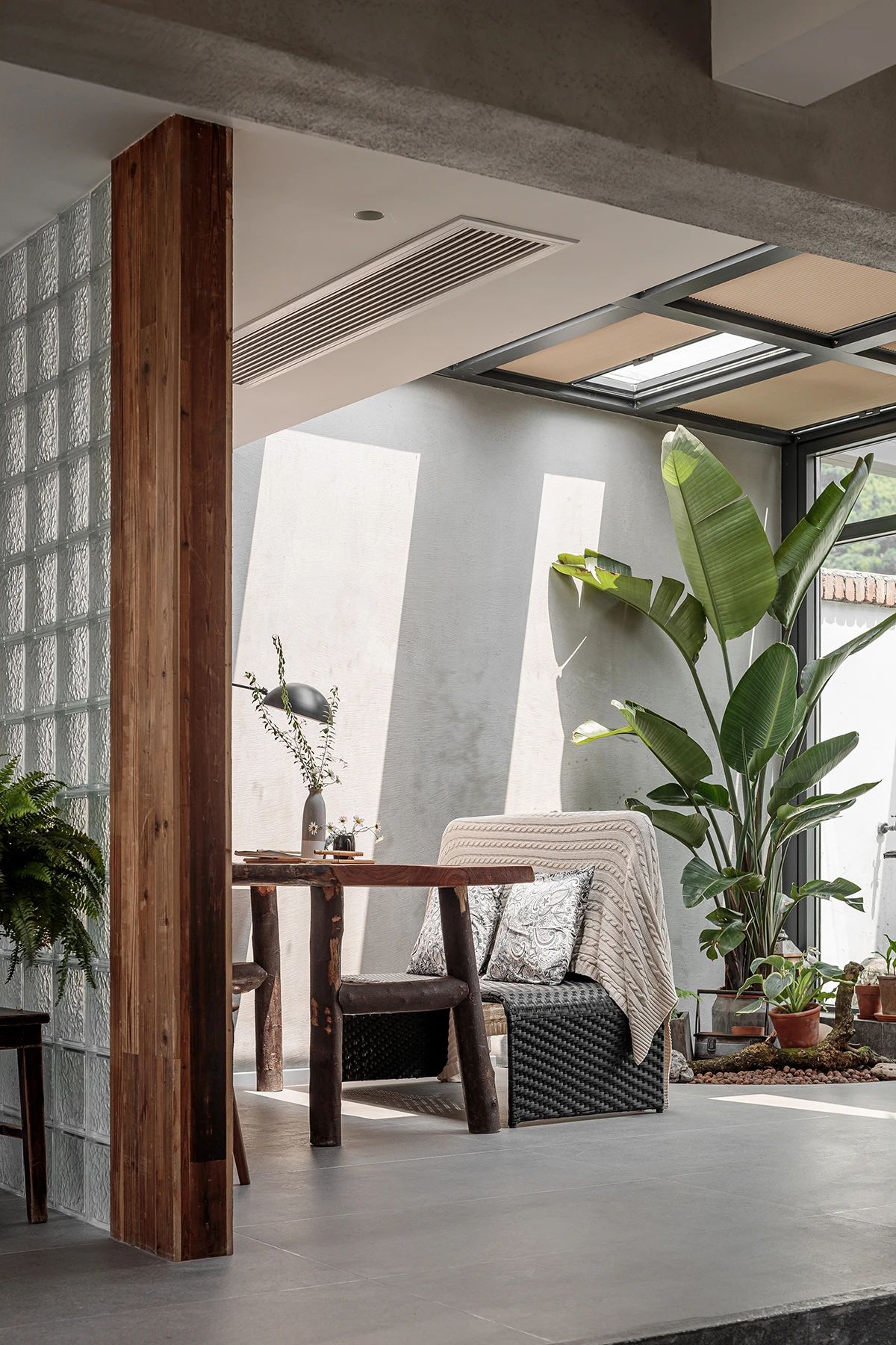 花痴的世界 · 川南小城住宅室内设计丨中国泸州丨境壹空间设计-0