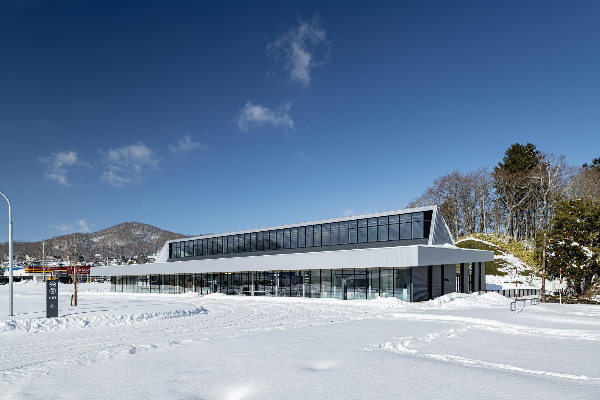 Yubari City Community Base Complex RESTA / Atelier BNK-27