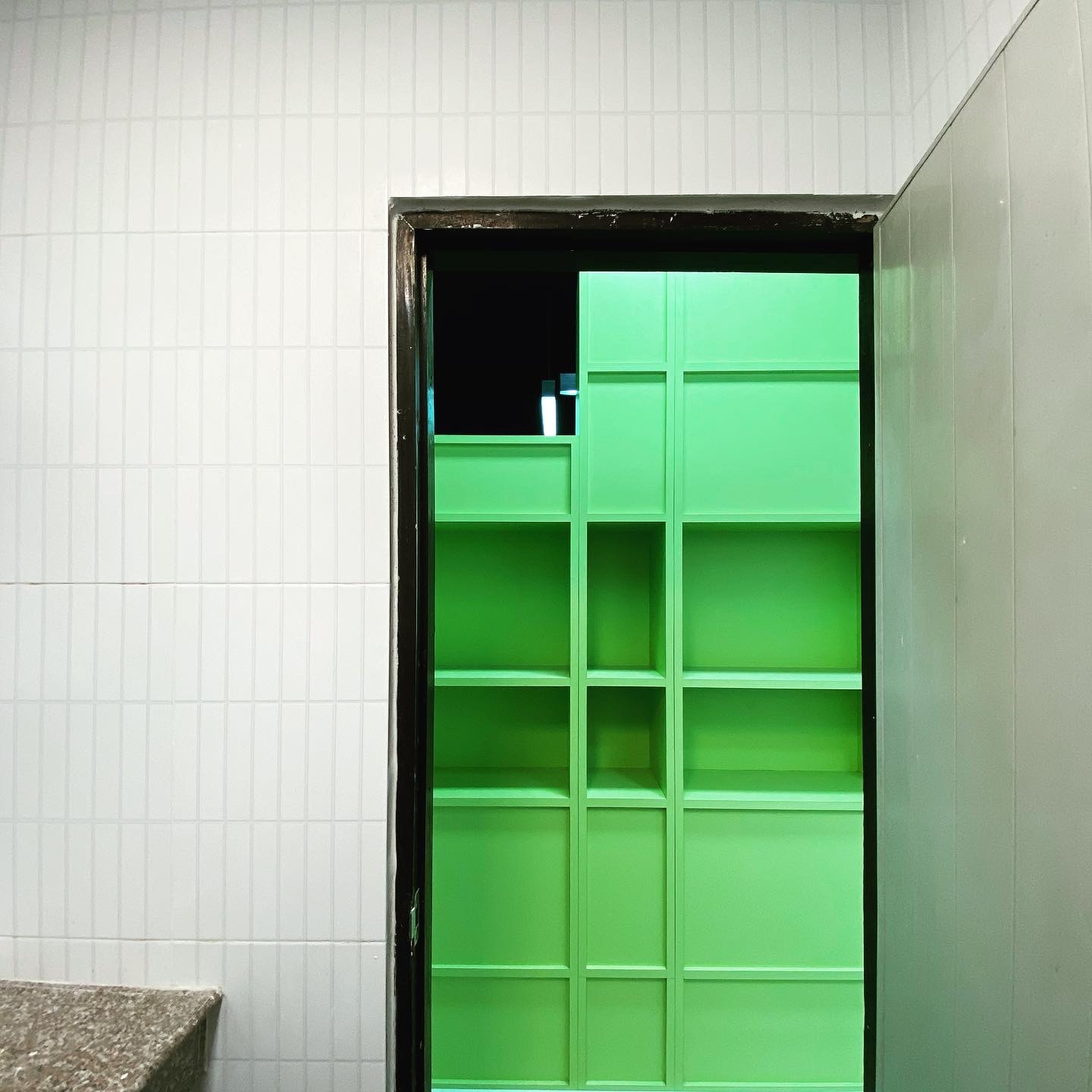 曼谷小型审计办公室的绿色木柜创意设计丨泰国曼谷-35