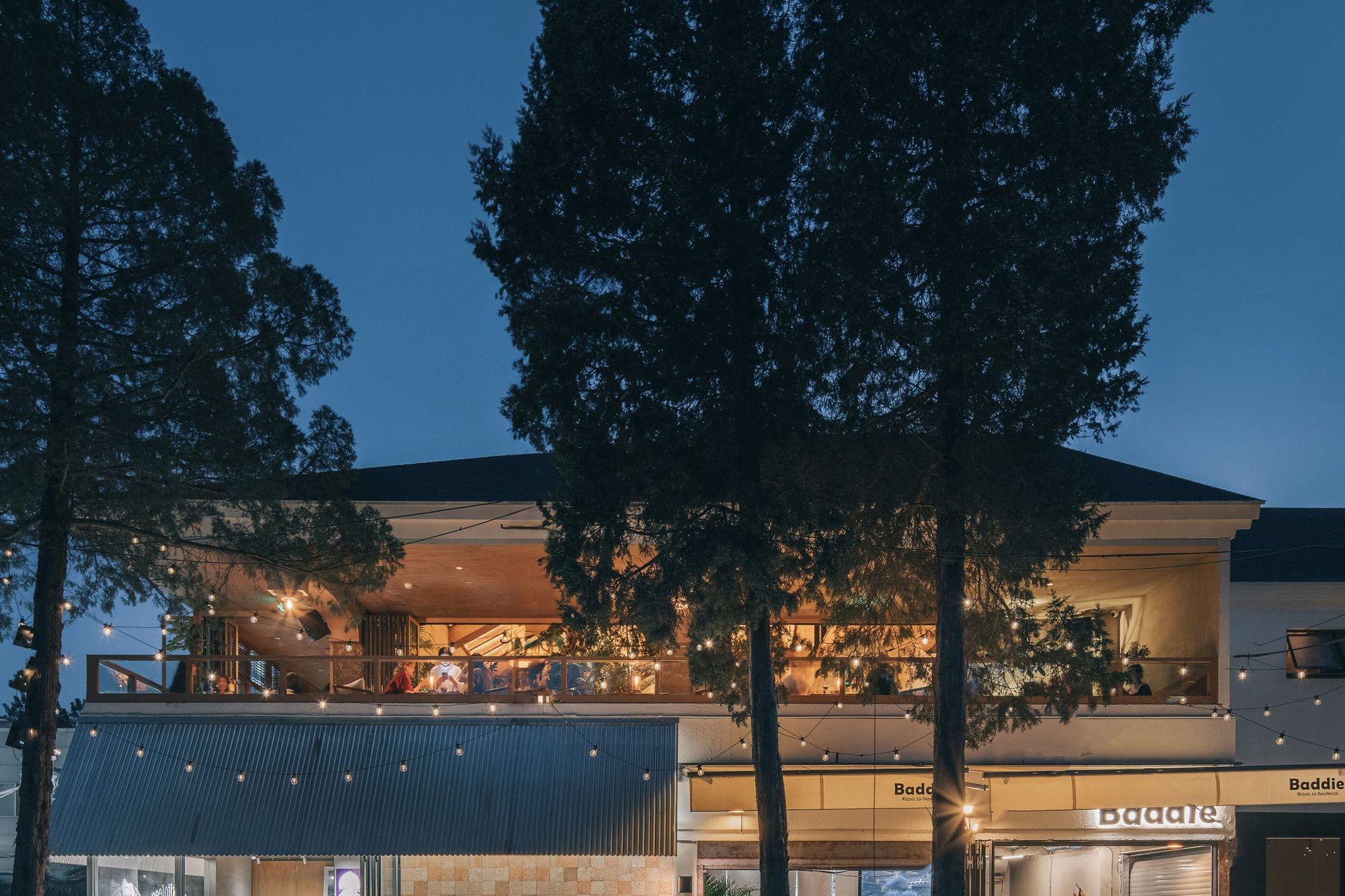 The Bond by hide&seek Bar & Restaurant / DAGA Architects-33