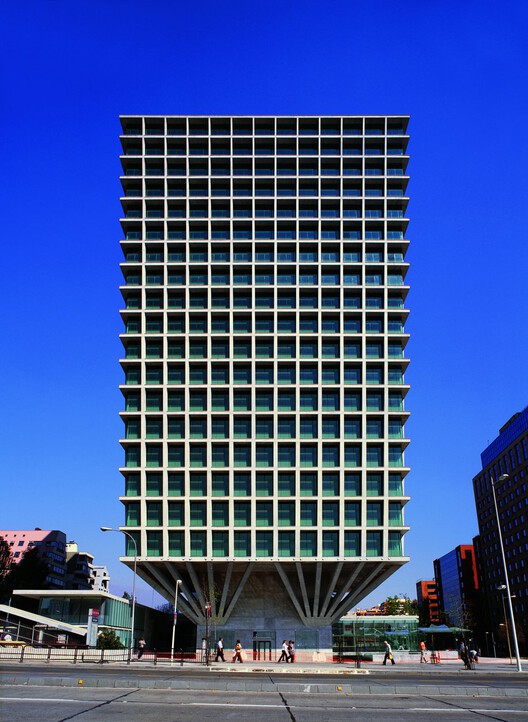 圣地亚哥建筑城丨智利圣地亚哥-33