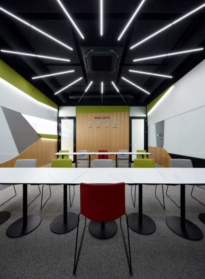 Škoda Auto 办公室设计-16
