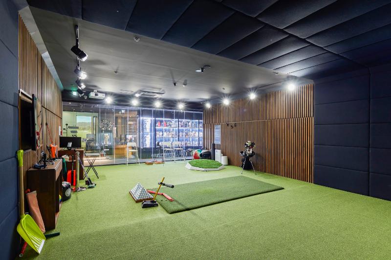 简约高雅的杰诺姆高尔夫球室内设计-6