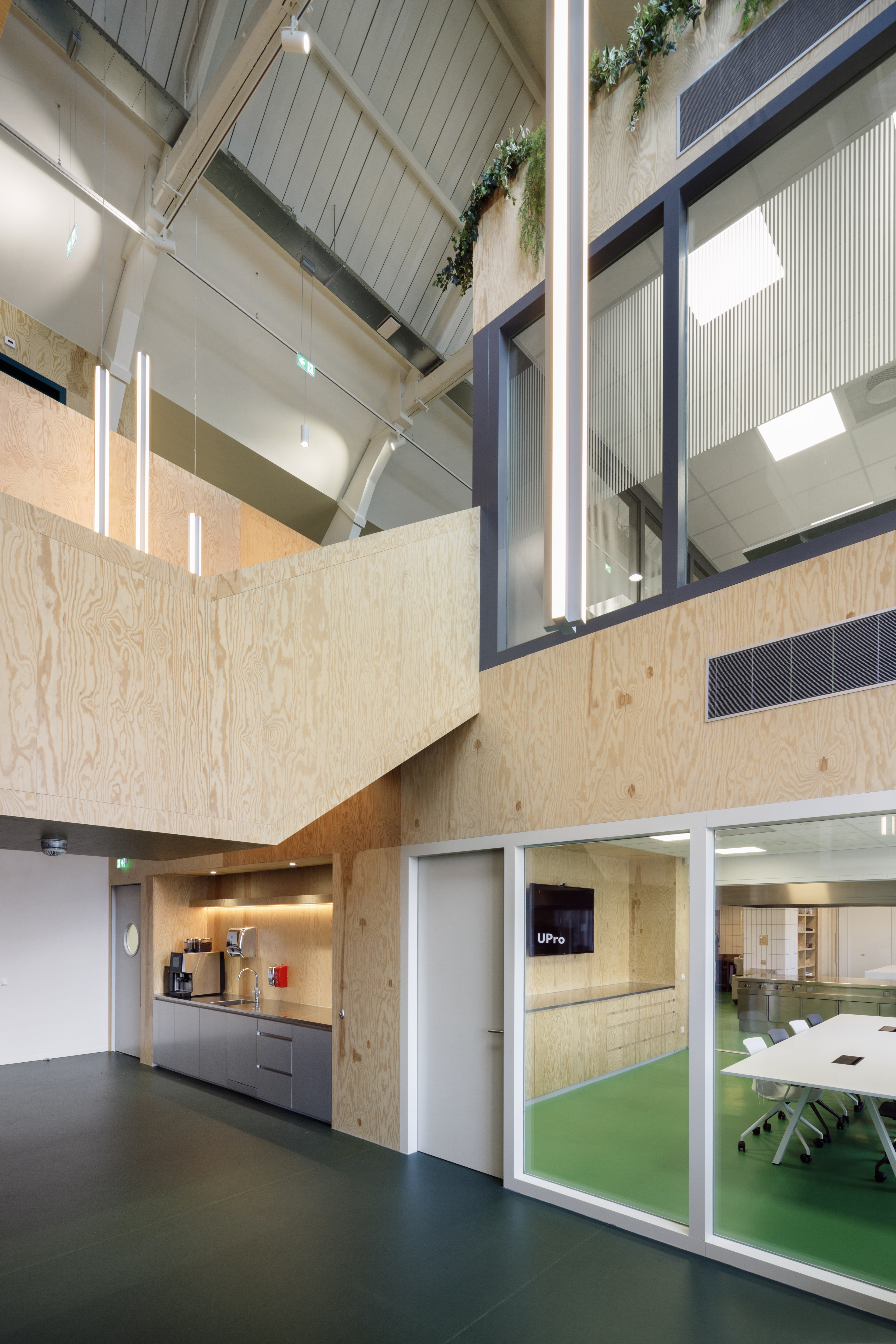 历史与未来交融的办公空间——Upfield 办公室“阁楼”-26