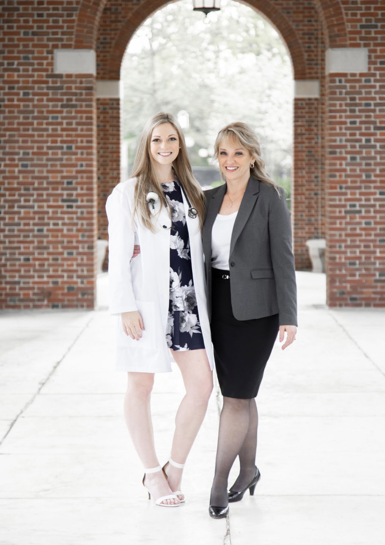 Dawn LaCarte女儿的毕业相关设计（推测）-3