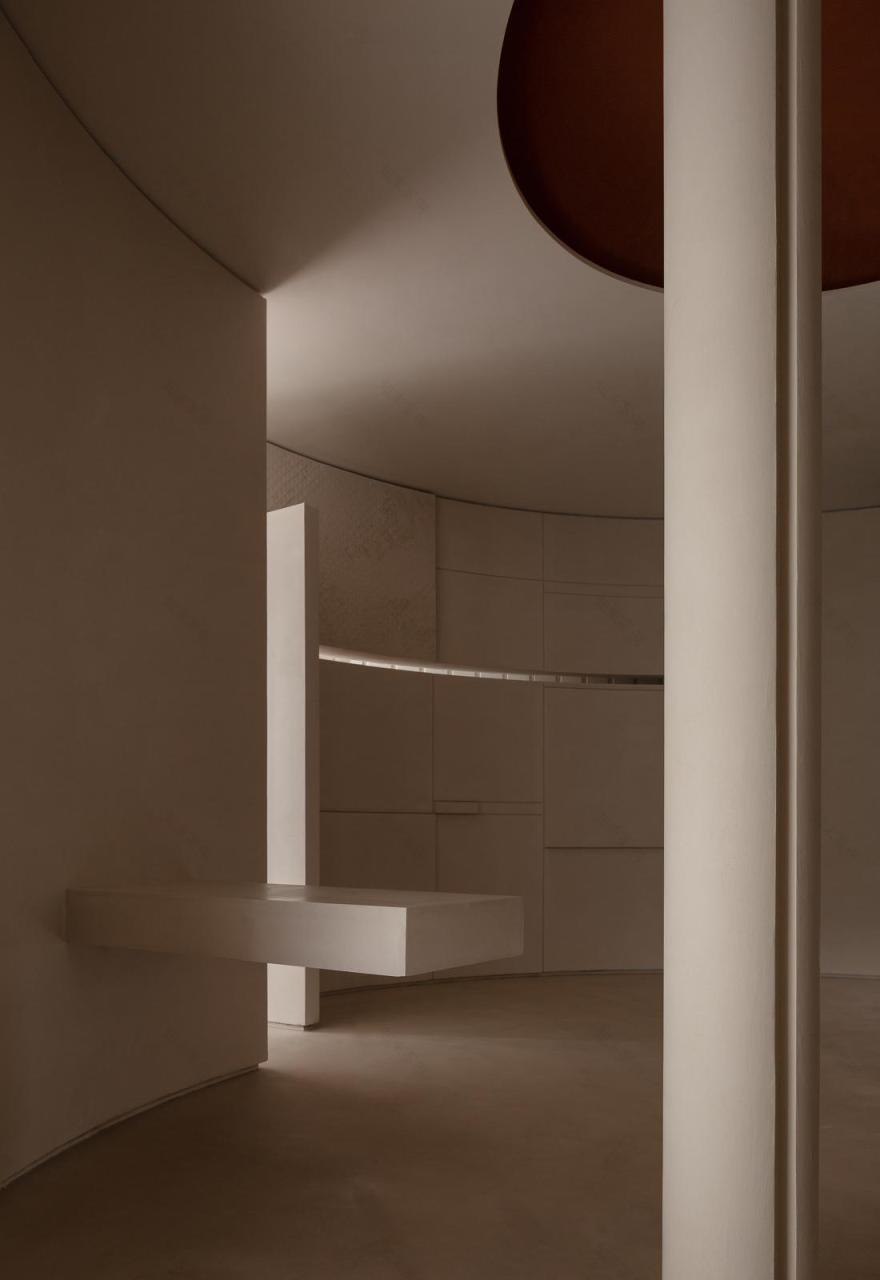 弧线串联的艺术展厅丨诗享家空间设计事务所-9