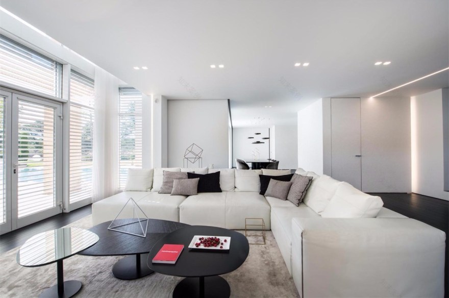 现代黑白内饰碰撞极简风的别墅-6