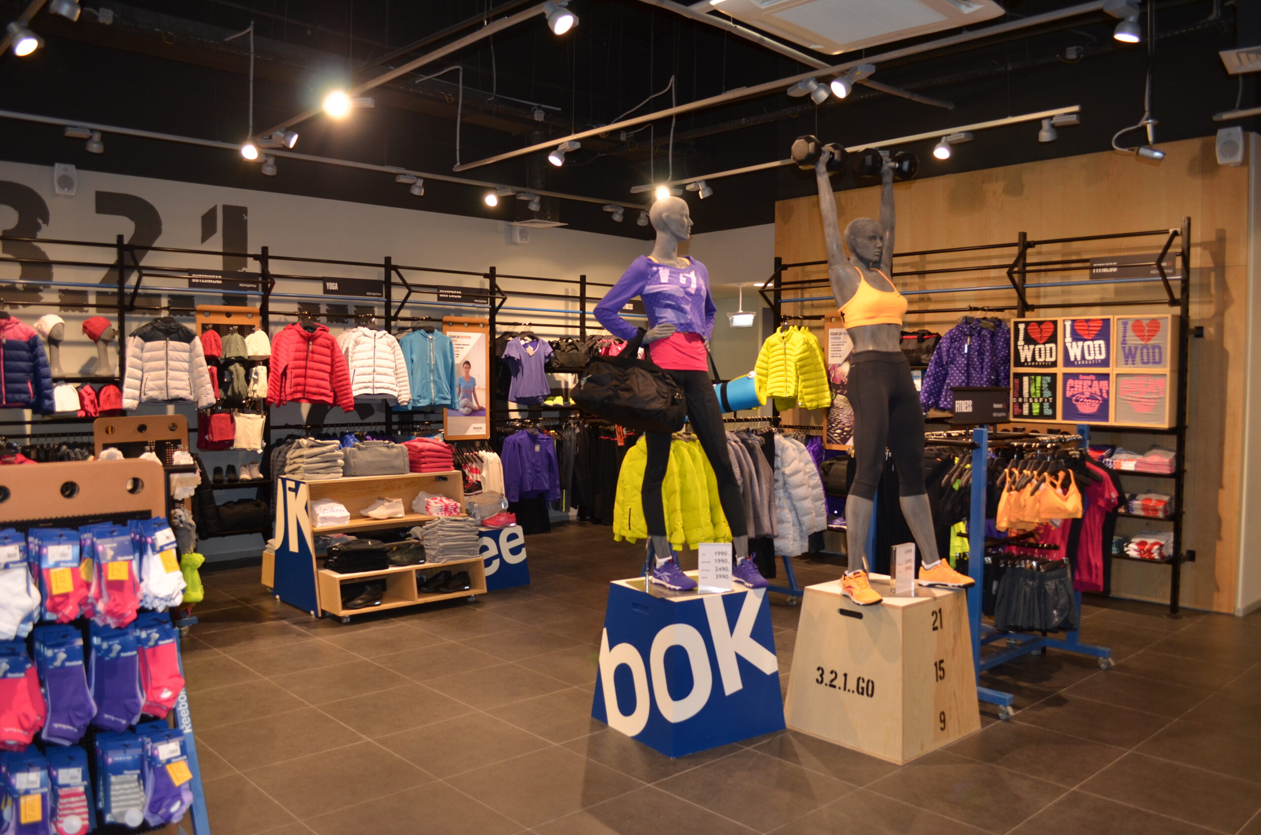 “Reebok”商店设计丨ARXY工作室-9