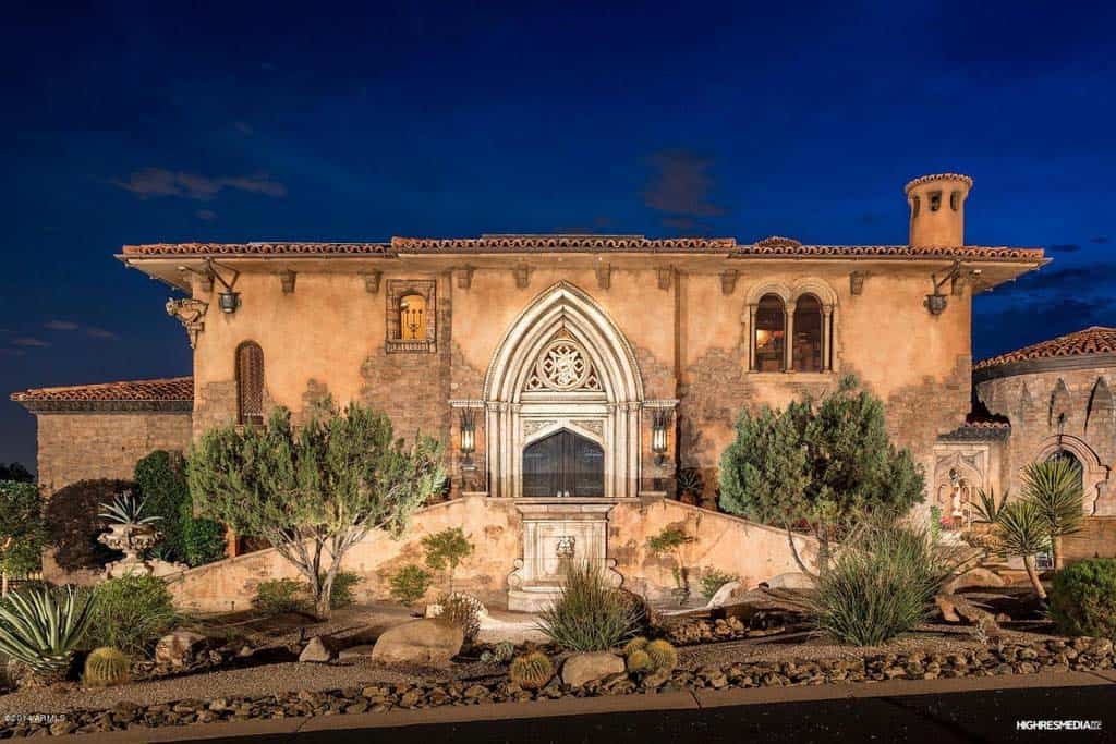 Medieval masterpiece: Italian-inspired gothic villa in Scottsdale-4
