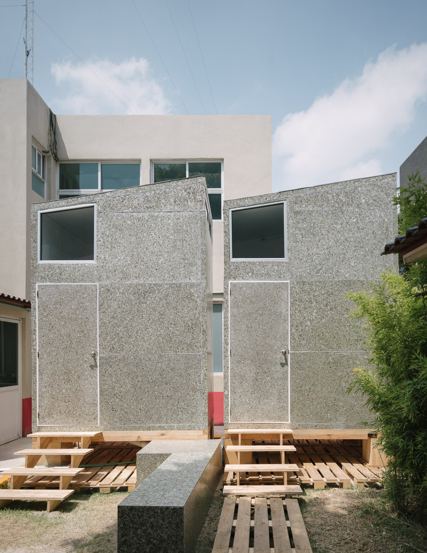 Temporary Pavilion for Healthcare Workers / Revolution-17