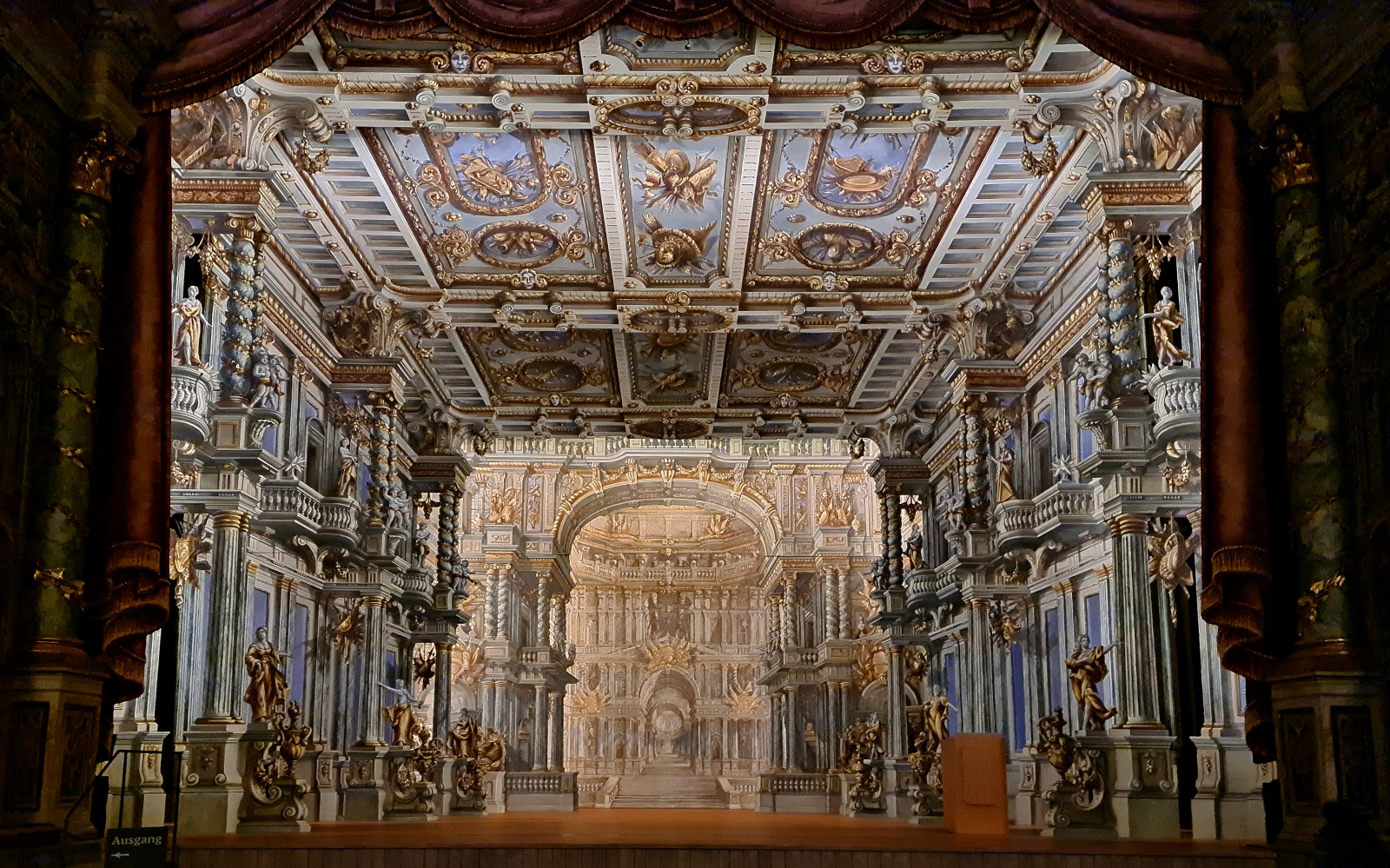 拜罗伊特侯爵歌剧院丨德国丨约瑟夫·圣皮埃尔（整体）,朱塞佩和卡洛·加利·达·比比耶纳（内部）-21