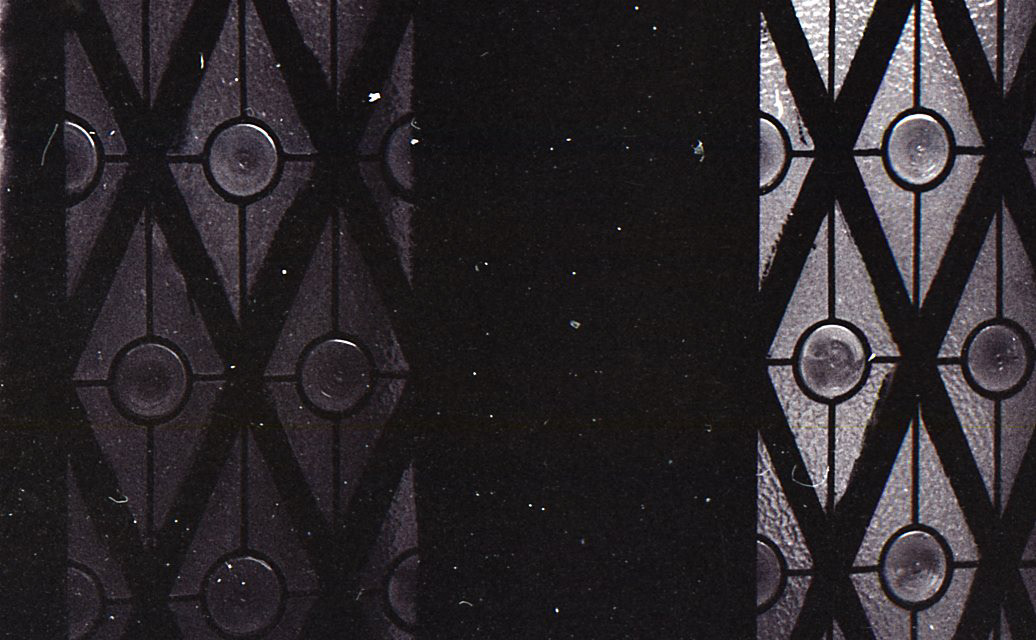 黑白视界中的 Valpoanalógico-7