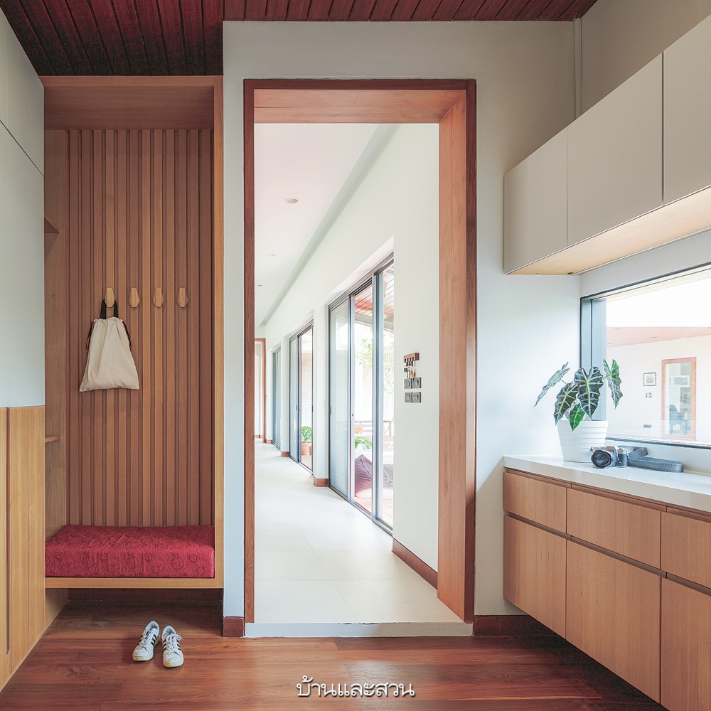 แบบบ้านโมเดิร์น FESTUS HOUSE เฉลิมฉลองความสุขผ่านสวนกลางบ้าน-19