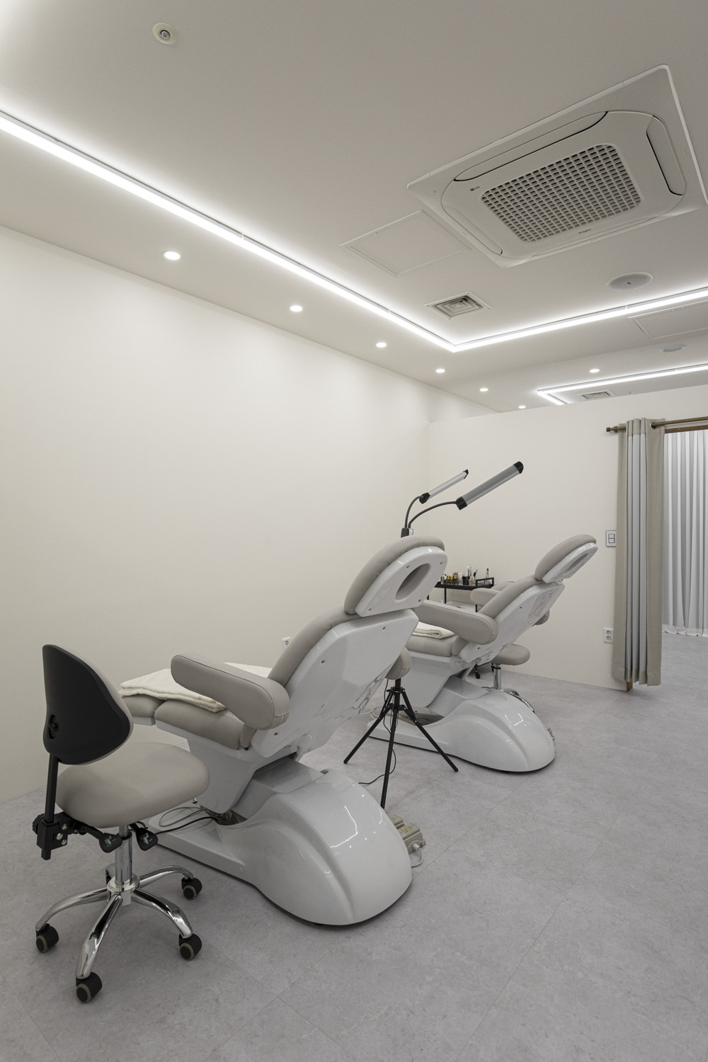 极简白色 13 平小户型设计-17