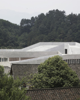 湖南安巩村公益医院 · 创新农村医疗建筑设计