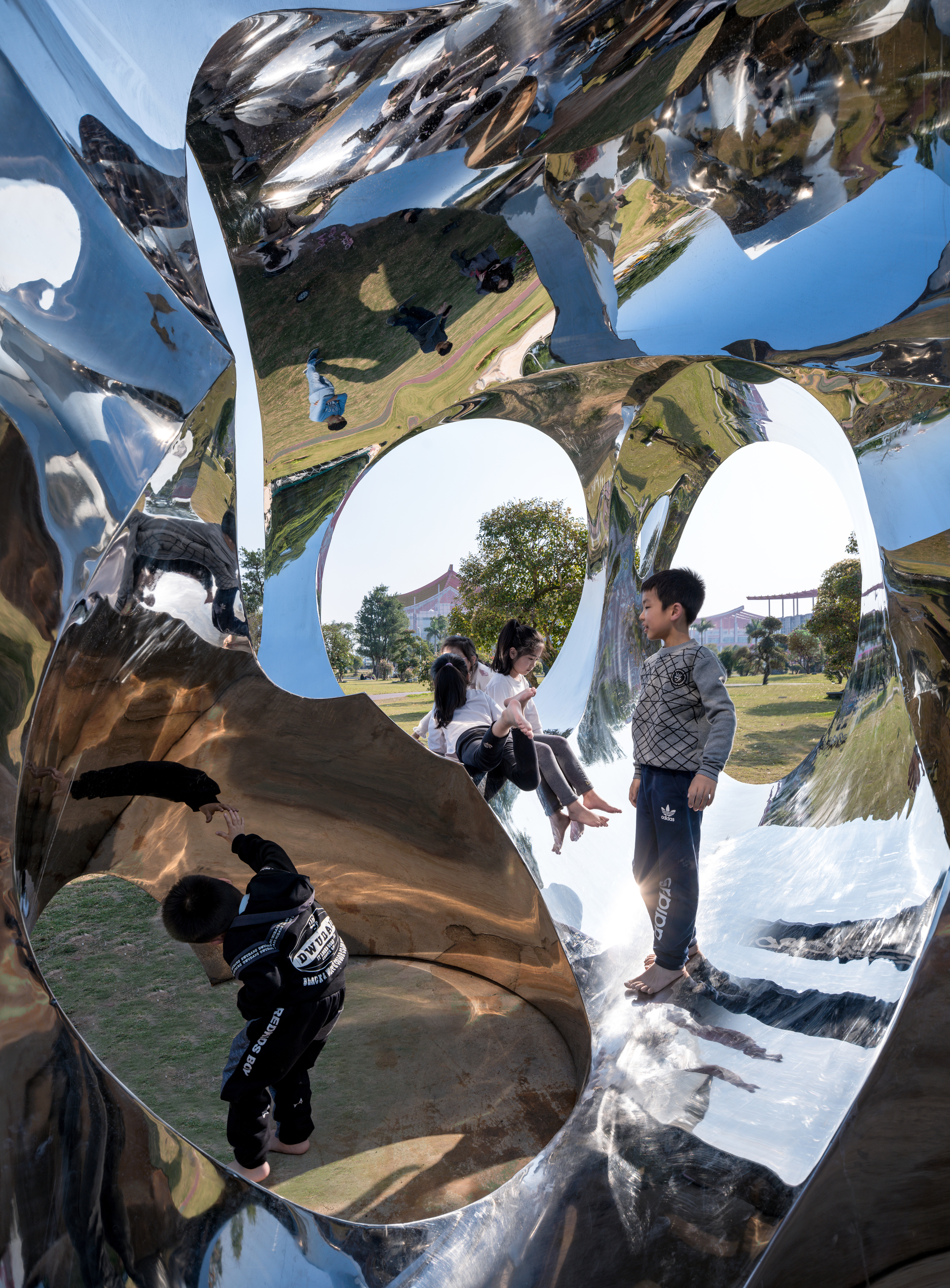 Six Sections / Studio Link-Arc-13