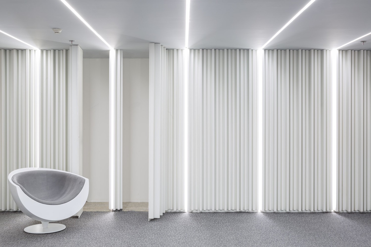 巴西10·10米纯白极简概念空间-16