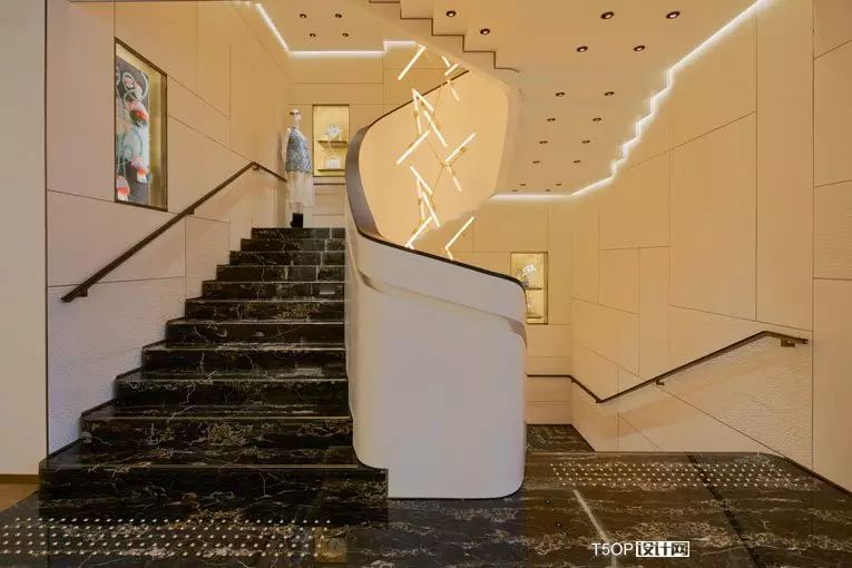 东京银座700平方芬迪旗舰店-7