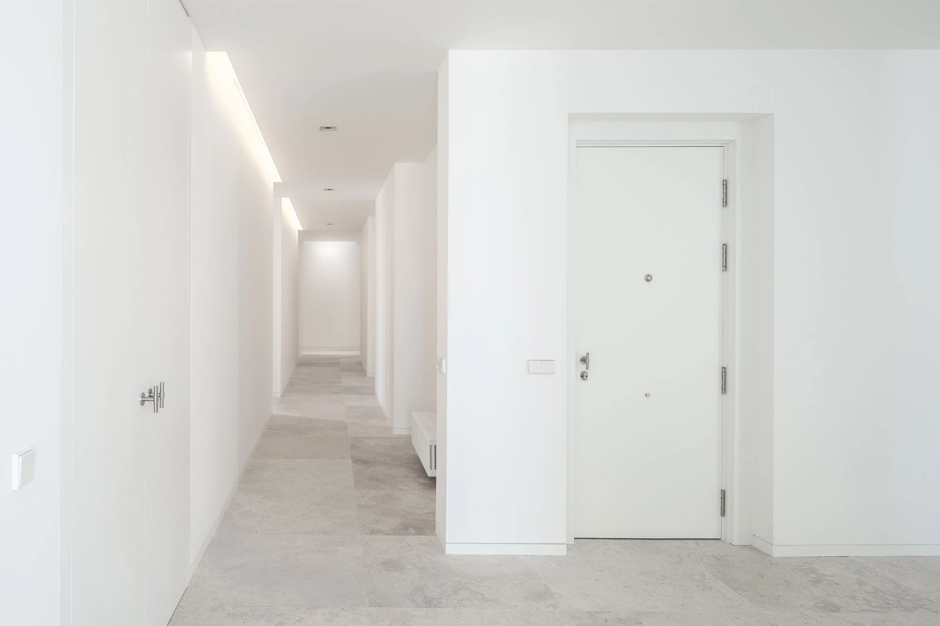 Madrid 复古公寓变宽敞明亮家园丨西班牙马德里丨HOLLEGHA arquitectos-7