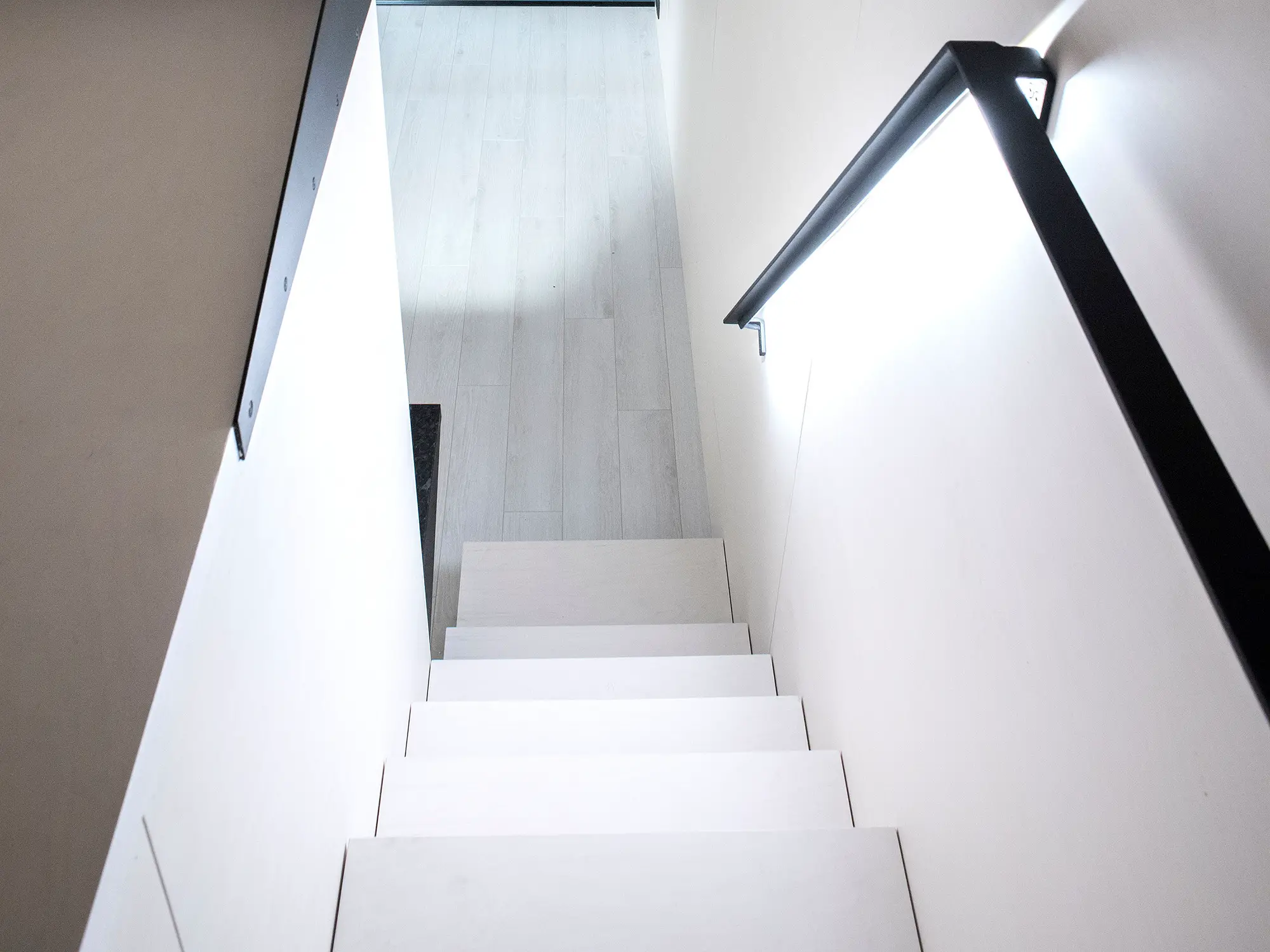 31m²创新设计小木屋，轻便环保，引领生态居住新潮流-9