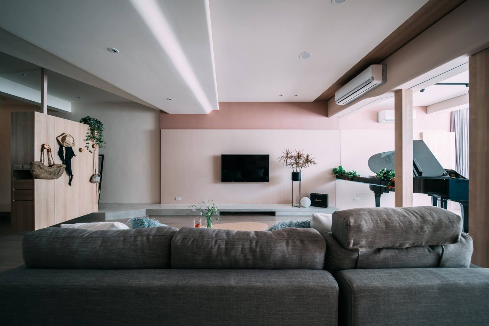 绿意盎然的家 | DIY 植物、纸飞机天花板、中岛厨房-6