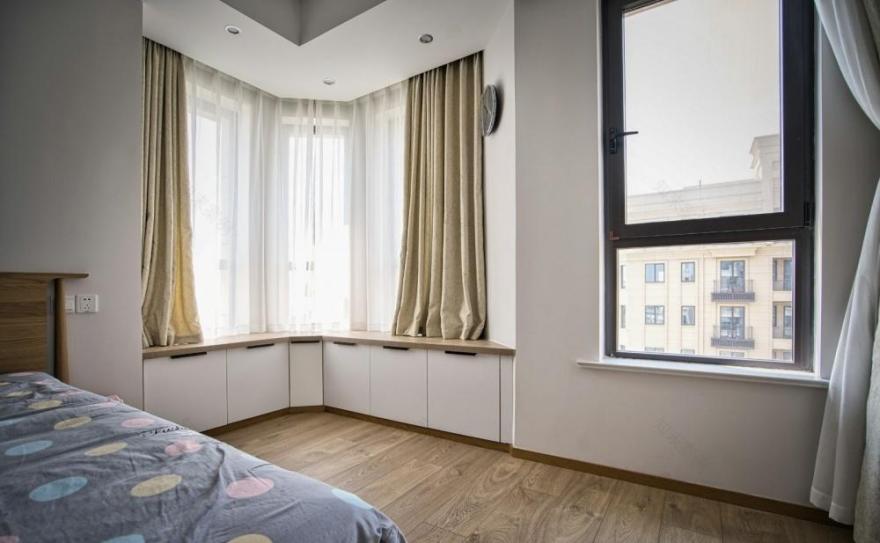 简约白色木色空间,打造舒适生活环境-13