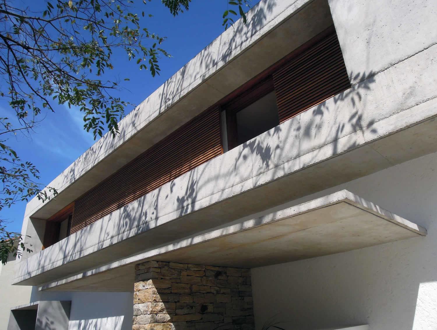 巴西圣保罗市的天然材料住宅设计-3