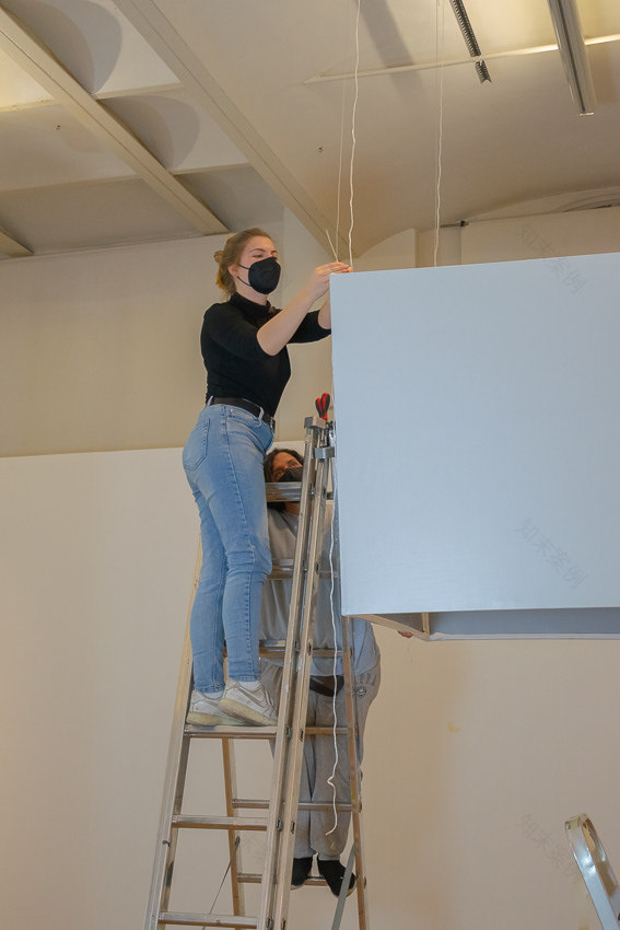 回声,一座城市的反射(注:refle·os推测应为reflejos,西班牙语反射、反响之意) -28