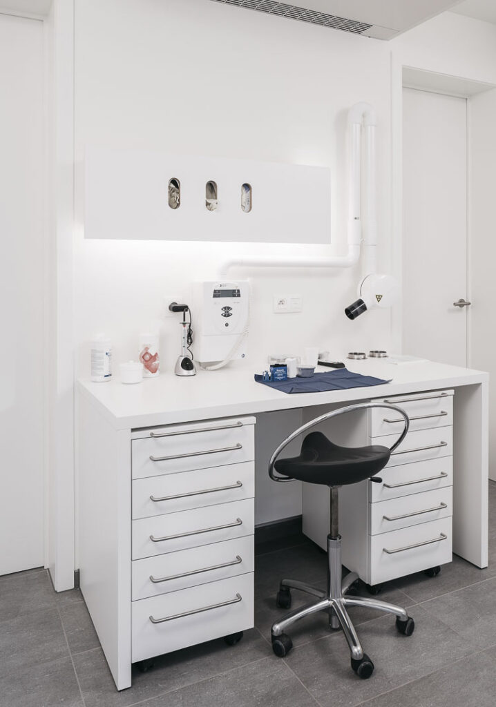 巴克兰茨·弗拉科（考虑到Bakelants和Frako很可能是人名，按照常见外文人名音译处理得出该结果） -18