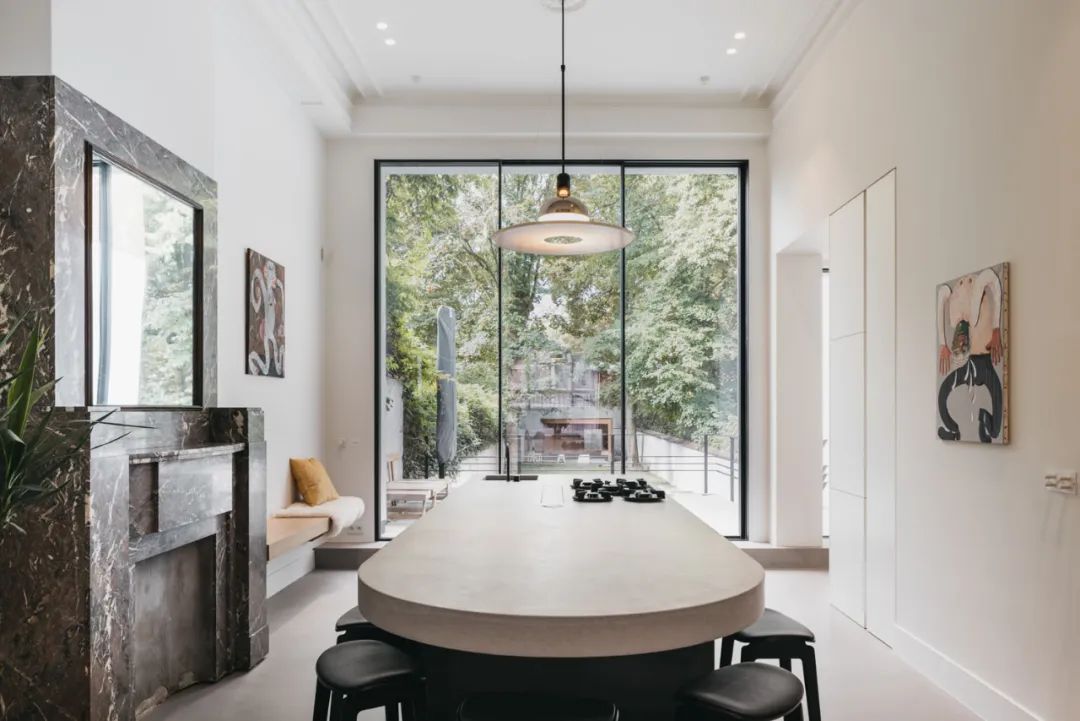 红砖与白线的精致碰撞——比利时安特卫普古典公寓设计-7