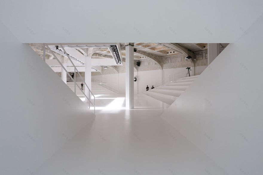 2013 春夏米兰 Prada 秀场——现代几何的演绎-39