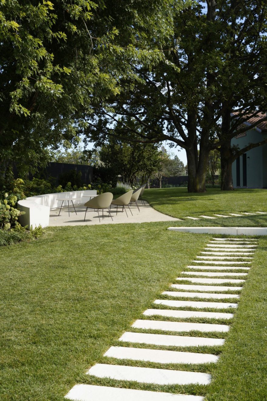 一座充满当代美学的私人花园丨Pool landscape-11