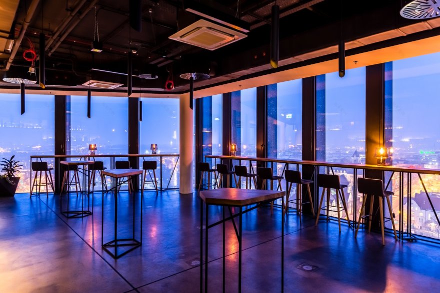 都市之巅 · MUS 餐厅的现代空间设计-17