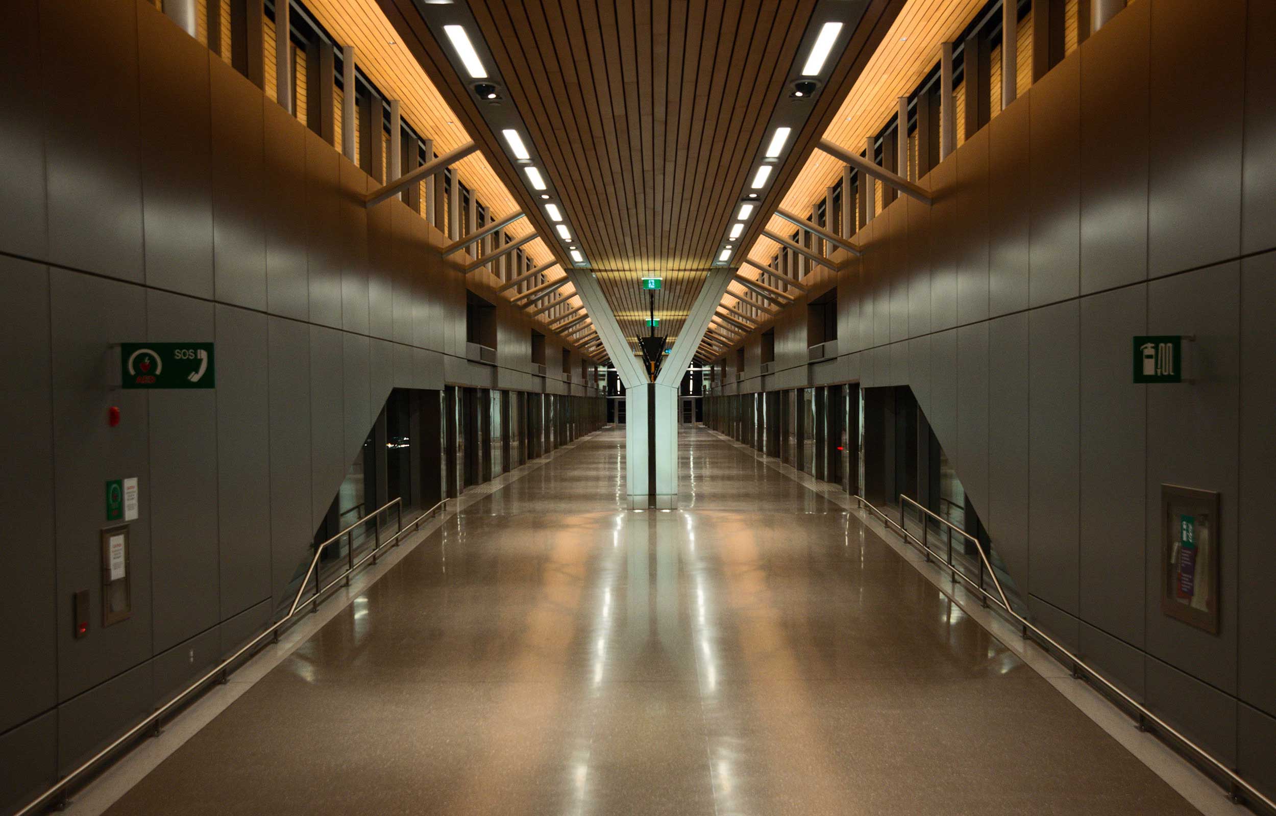 Metrolin·  UP E·press  联合车站购物休息区设计丨加拿大多伦多丨MACH Architektur,Winkreative等-1